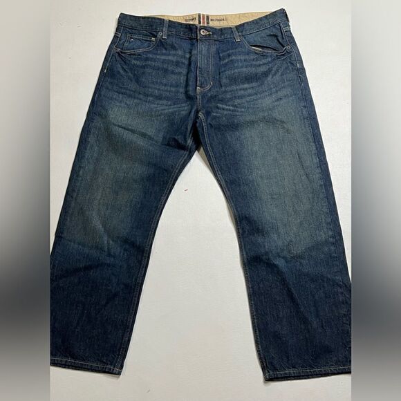 Tommy Hilfiger | NWT Relaxed Freedom Darker Jeans - Picture 1 of 5